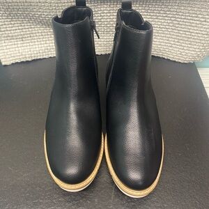 Ladies Black Ankle Boots Zipper Closure New Size 8.5